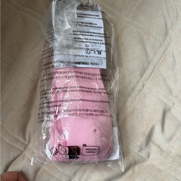 ALO Yoga Soft Pink Unisex Scrunch Socks - Picture 4 of 5